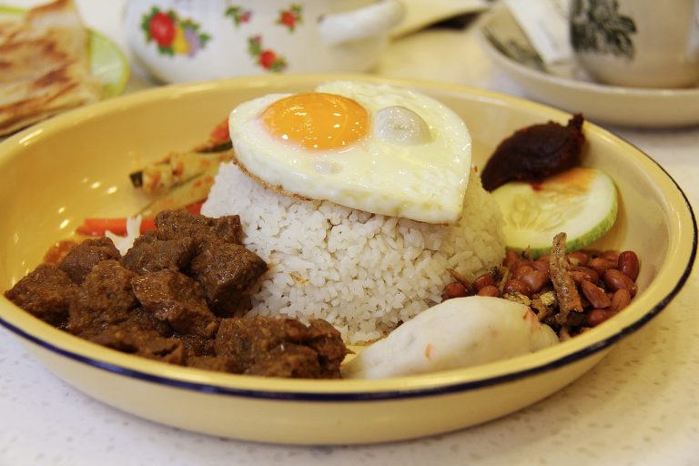 membuat rendang